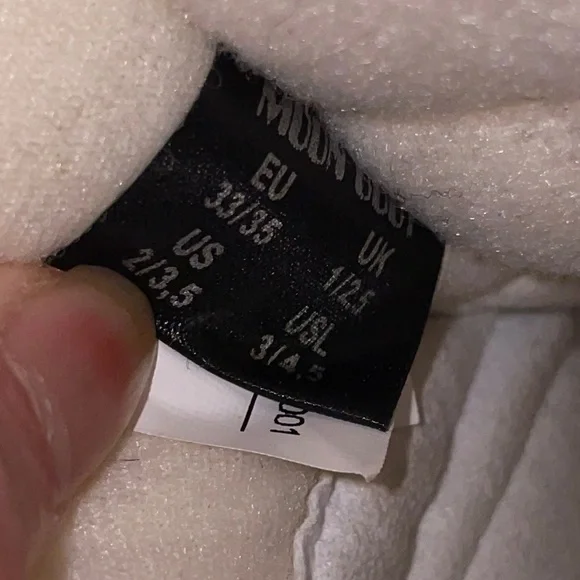 Moonboots - Picture 3 of 3